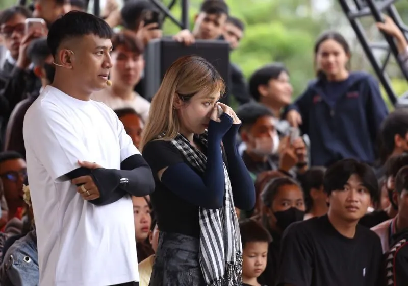 MisThy rơi nước mắt trong Mái ấm gia đình Việt